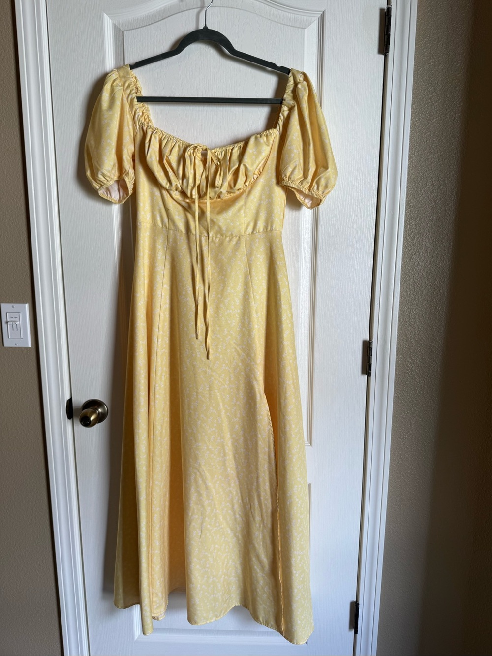 Yellow Puff-Sleeve Maxi Dress